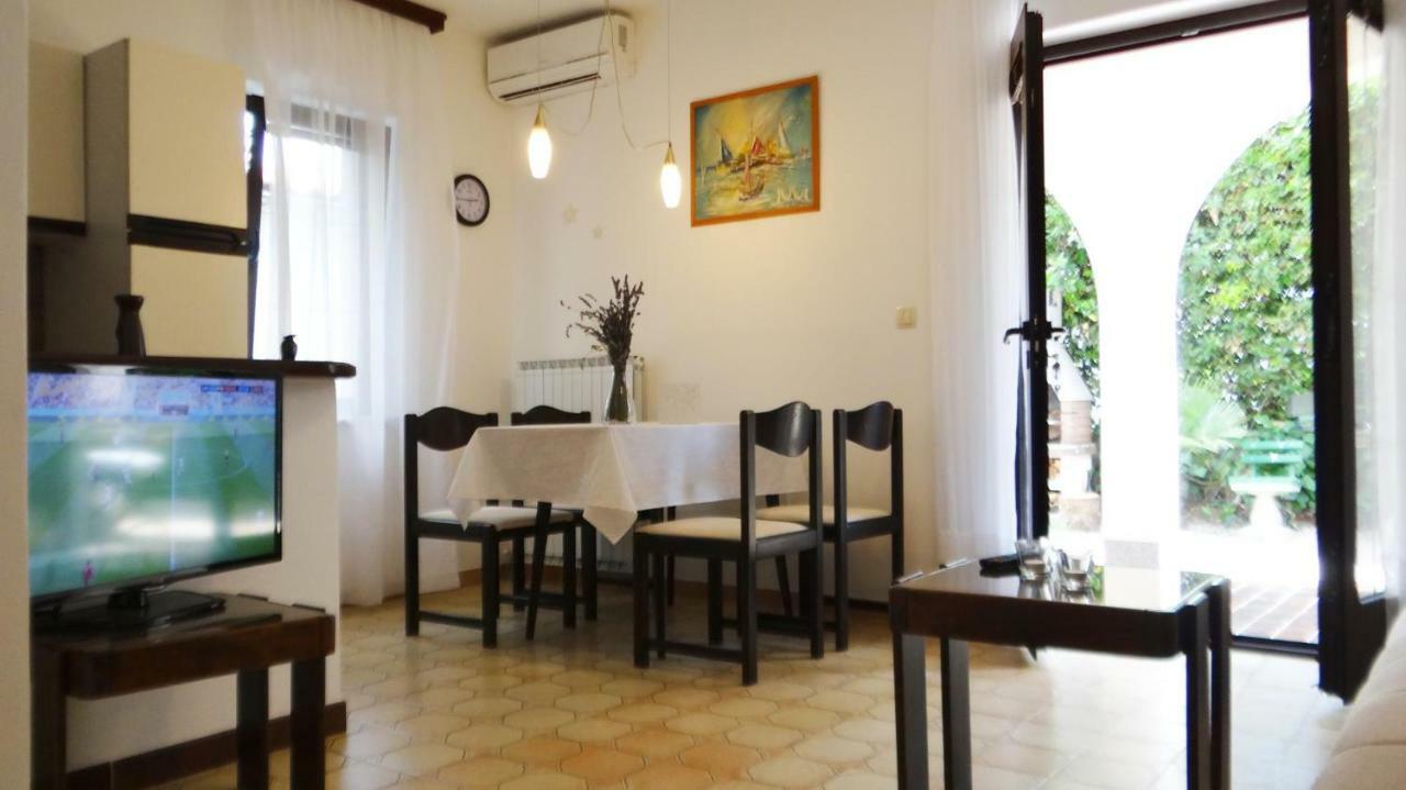 Apartman Magasic Krk Town Exterior foto